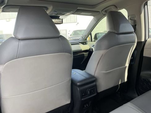 Used 2019 Toyota RAV4 Limited image 20