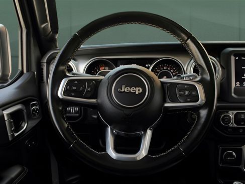 Used 2021 Jeep Wrangler Unlimited Sahara image 15