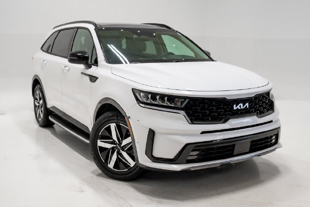 Used 2023 Kia Sorento EX w/ Panoramic Sunroof Package FWD image 6