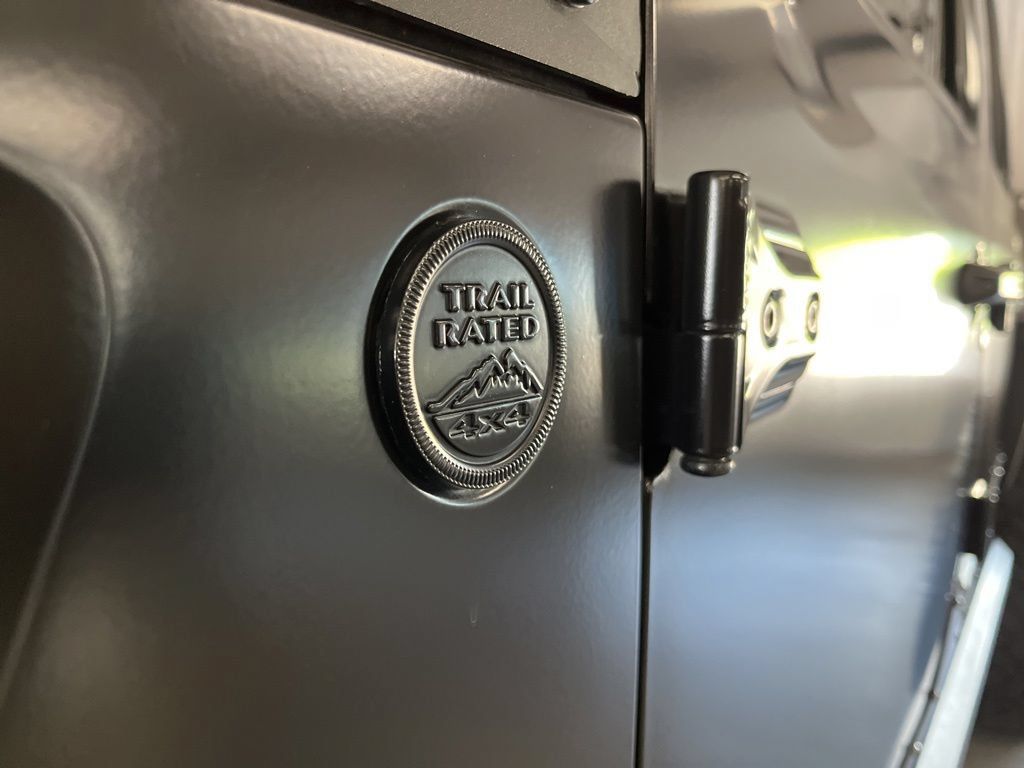 Used 2020 Jeep Gladiator Rubicon AWD/4WD image 17
