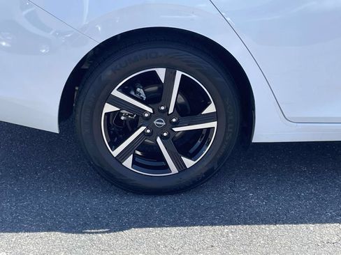Used 2024 Nissan Sentra SV FWD image 13