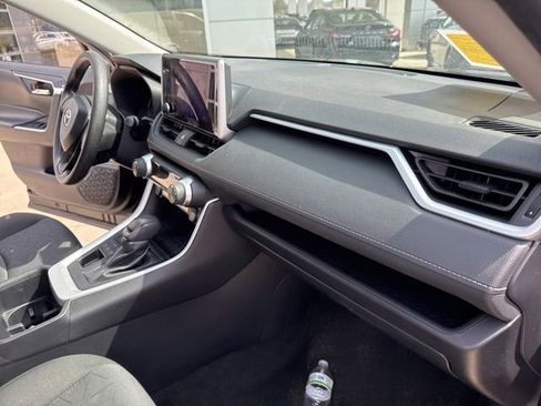 Used 2024 Toyota RAV4 XLE image 33