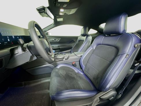 Used 2025 Ford Mustang Dark Horse image 10