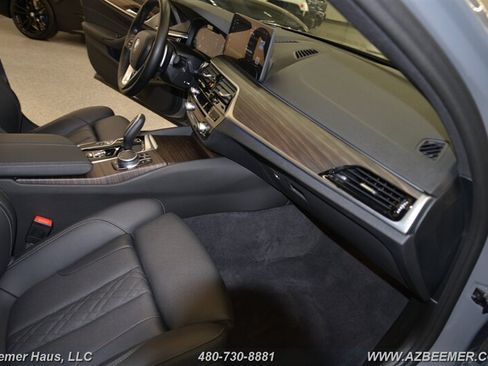Used 2022 BMW 530e w/ Premium Package RWD image 26