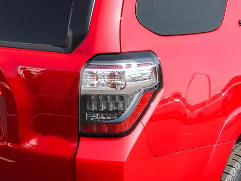 Certified 2021 Toyota 4Runner SR5 Premium w/ Moonroof Package RWD image 8