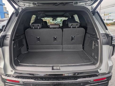 New 2026 Chevrolet Traverse RS w/ LPO, Floor Liner Package image 12