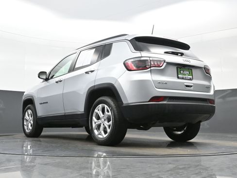 Used 2024 Jeep Compass Latitude image 26