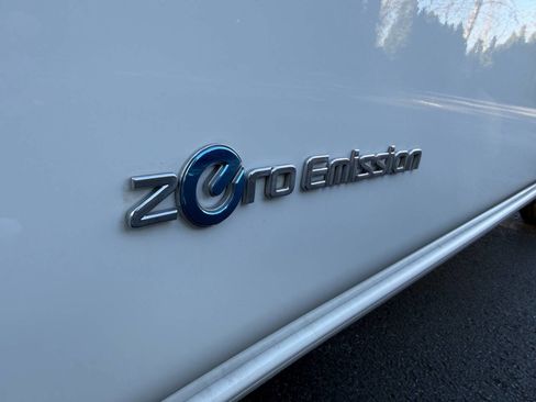 Used 2016 Nissan Leaf SL w/ Premium Package image 30