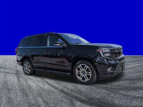 Certified 2025 Ford Expedition Active AWD/4WD image 2
