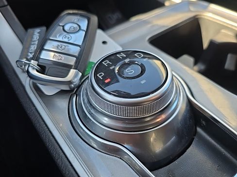 Used 2024 Ford Edge SEL w/ Convenience Package image 14