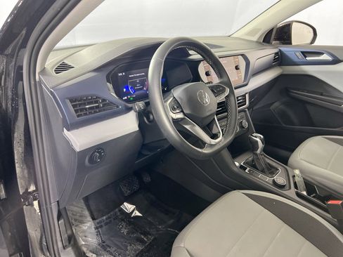 Used 2022 Volkswagen Taos SE image 9