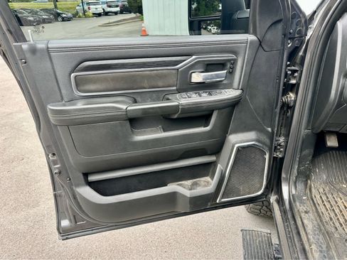Used 2024 RAM 2500 Laramie w/ Night Edition AWD/4WD image 10