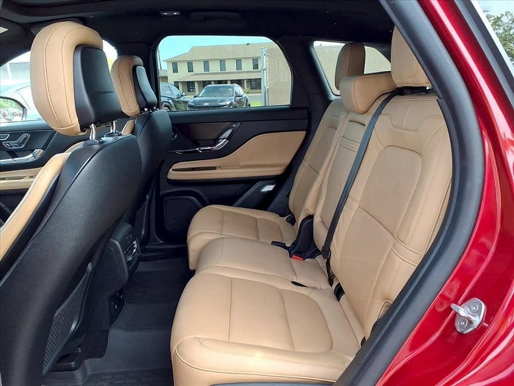 Used 2020 Lincoln Corsair Reserve w/ Equipment Group 202A AWD/4WD image 4