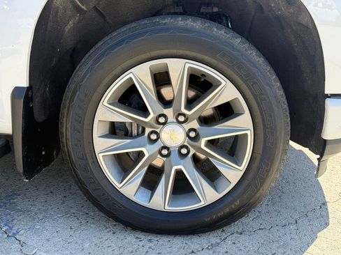 Used 2021 Chevrolet Silverado 1500 High Country w/ Technology Package image 9