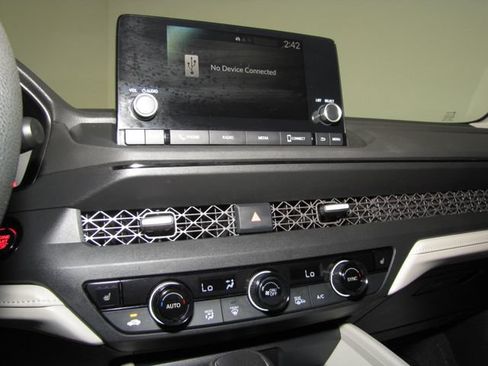 Used 2023 Honda Accord EX image 7