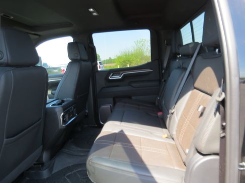 Used 2025 Chevrolet Silverado 1500 High Country w/ High Country Premium Package AWD/4WD image 15