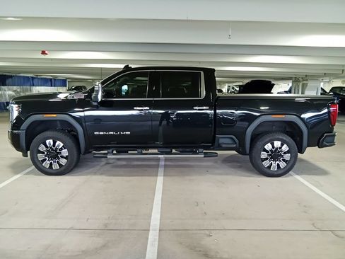 Used 2024 GMC Sierra 2500 Denali w/ Denali Reserve Package AWD/4WD image 11