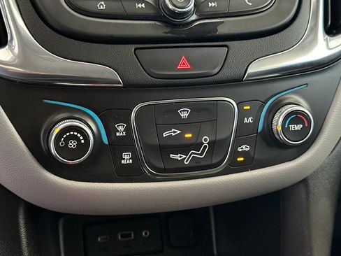 Used 2021 Chevrolet Equinox LS w/ LS Convenience Package FWD image 27
