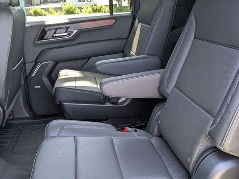 New 2025 GMC Yukon XL Denali w/ Sun & Power Step Package image 10