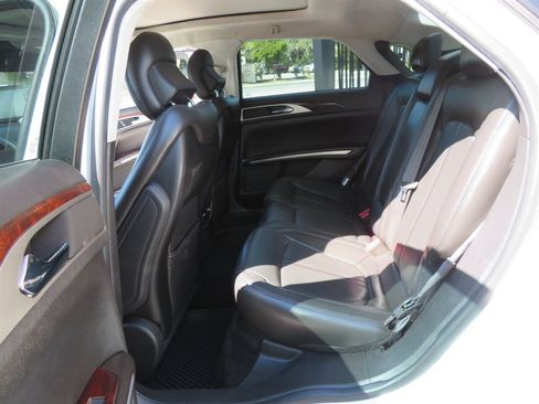 Used 2013 Lincoln MKZ Reserve image 32