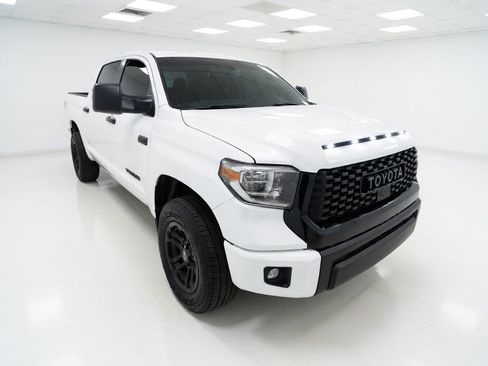 Used 2018 Toyota Tundra SR5 w/ TRD Off Road Package AWD/4WD image 3