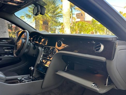 Used 2011 Bentley Mulsanne RWD image 59