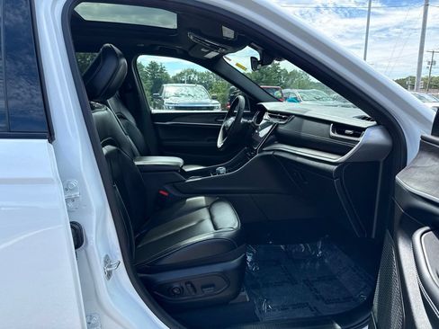 Certified 2025 Jeep Grand Cherokee L Limited AWD/4WD image 30