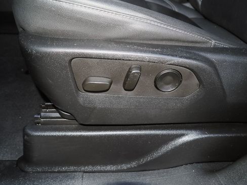 Certified 2023 Chevrolet Suburban LT image 28