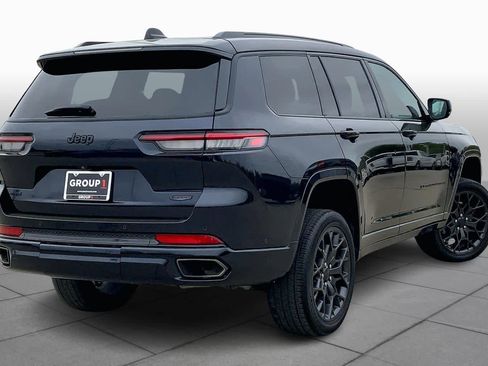 Used 2024 Jeep Grand Cherokee L Summit w/ High Altitude Package AWD/4WD image 13