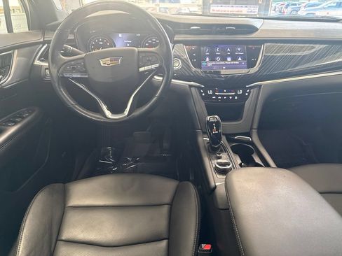 Used 2023 Cadillac XT6 Premium Luxury w/ Technology Package FWD image 14