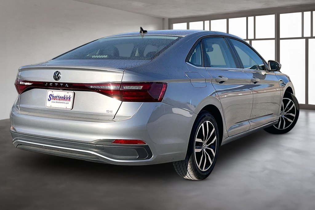 Used 2025 Volkswagen Jetta SE FWD image 6