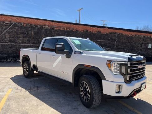 Used 2022 GMC Sierra 2500 AT4 w/ AT4 Preferred Package image 2