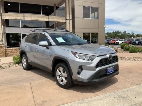 Used 2019 Toyota RAV4 XLE FWD image 11