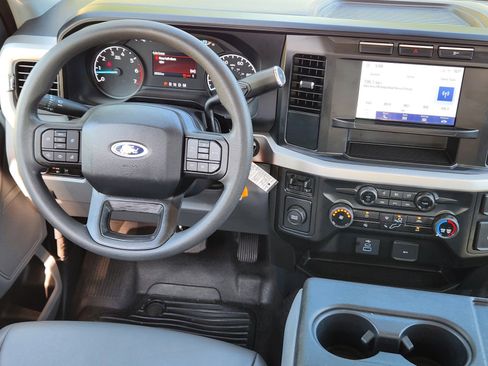 Used 2024 Ford F250 XL w/ XL Chrome Package RWD image 9