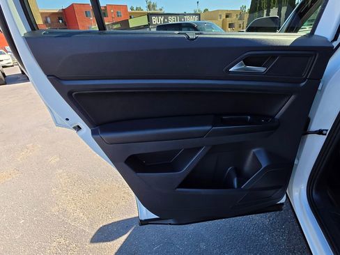 Used 2021 Volkswagen Atlas SE image 28