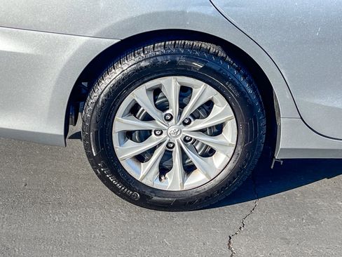 Used 2016 Toyota Camry LE image 10