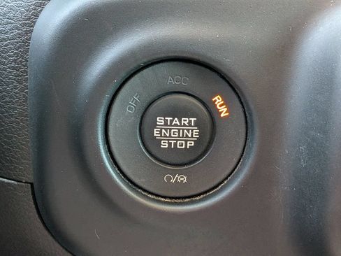 Used 2023 Jeep Gladiator Overland AWD/4WD image 23