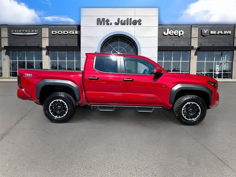 Used 2026 Toyota Tacoma TRD Off-Road AWD/4WD image 3