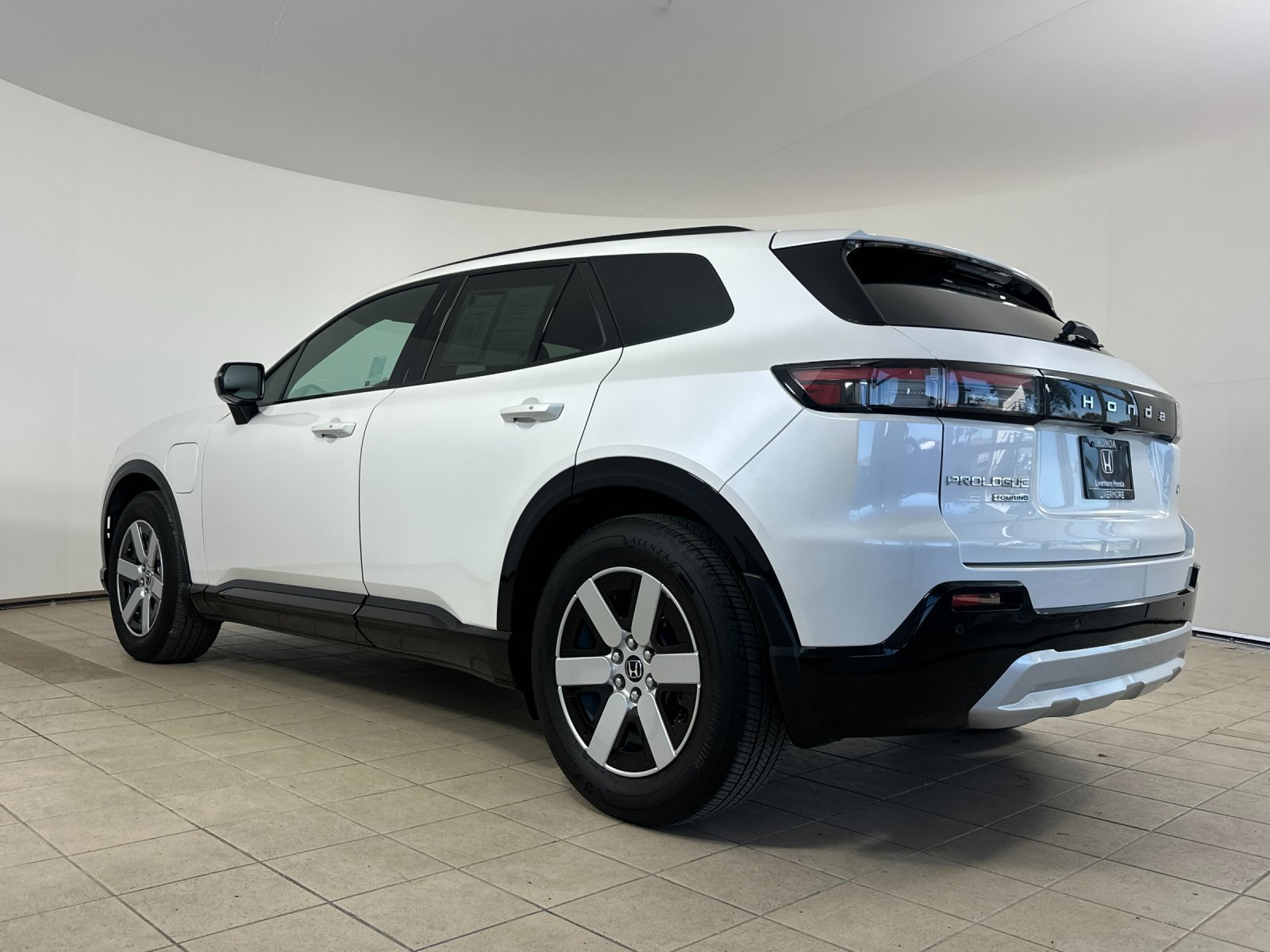 Used 2024 Honda Prologue Touring image 4