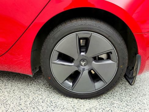 Used 2023 Tesla Model 3 Standard Range RWD image 9
