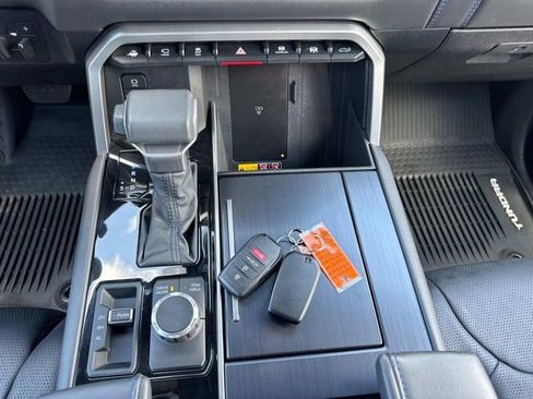 Used 2025 Toyota Tundra Platinum AWD/4WD image 29