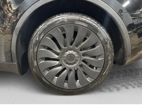 Used 2020 Tesla Model Y Long Range image 48