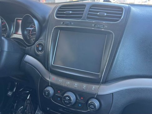 Used 2019 Dodge Journey Crossroad image 18