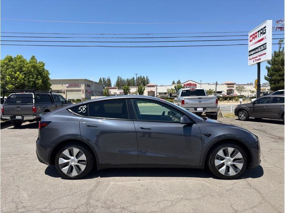 Used 2021 Tesla Model Y Long Range AWD/4WD image 3