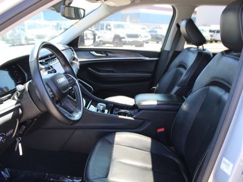 Used 2021 Jeep Grand Cherokee L Limited AWD/4WD image 38