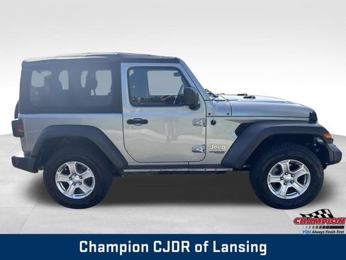 Used 2019 Jeep Wrangler Sport AWD/4WD image 9