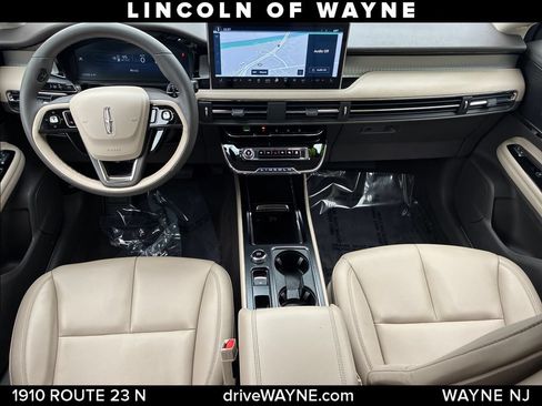 Certified 2024 Lincoln Corsair AWD image 23