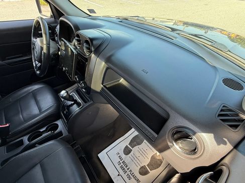 Used 2015 Jeep Patriot High Altitude FWD image 6
