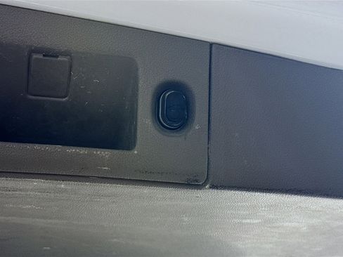 Used 2020 Chevrolet Suburban LT image 32