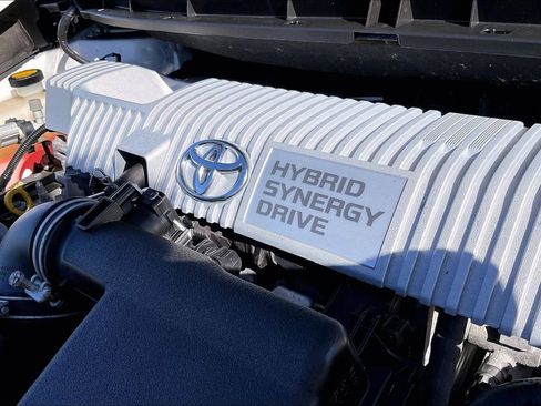 Used 2013 Toyota Prius Two image 36